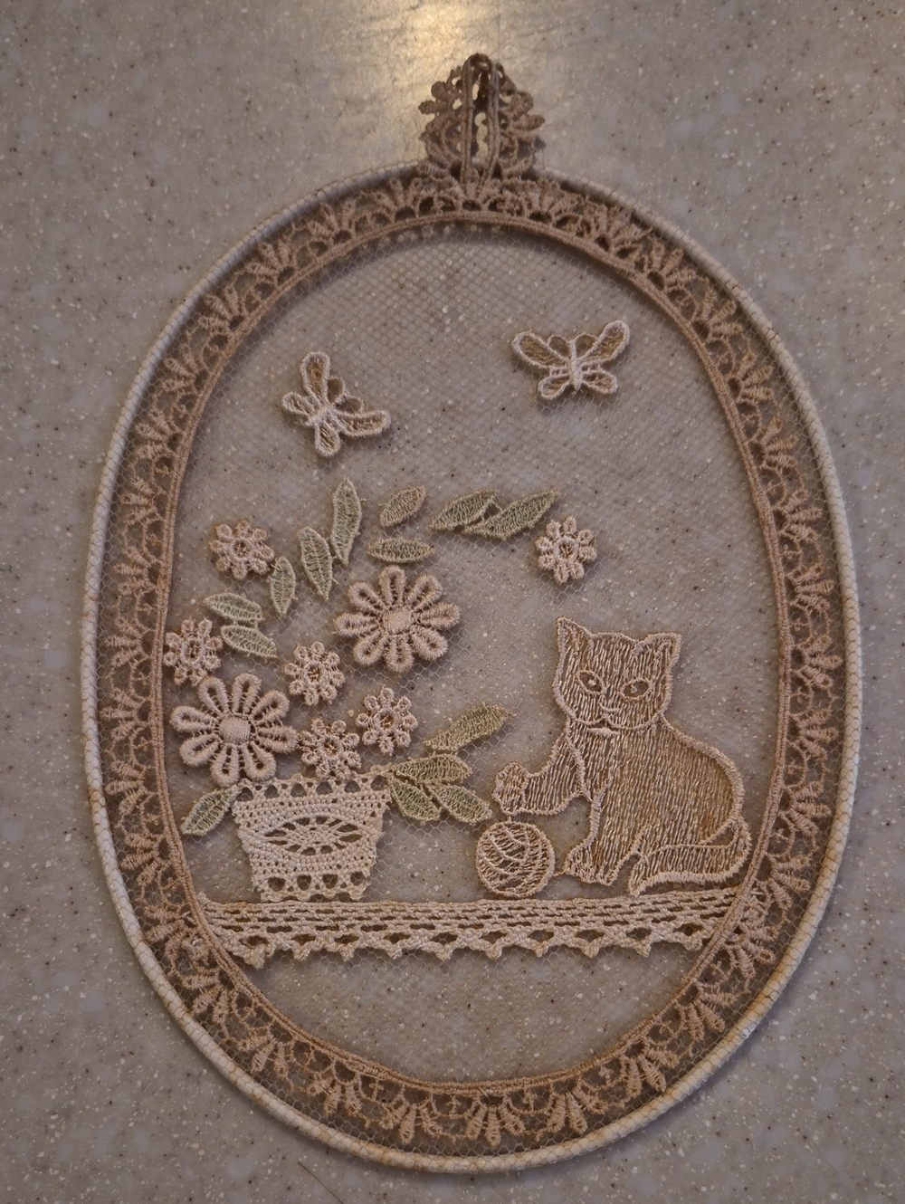 Vintage Beige Lace Oval Suncatcher Cat Playing Yarn Floral Medallion
